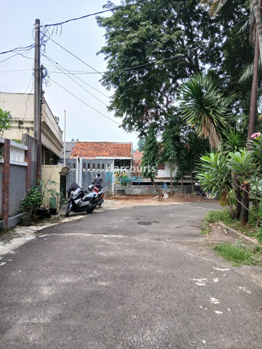 Dijual Rumah Hitung Tanah Area Permata Hijau