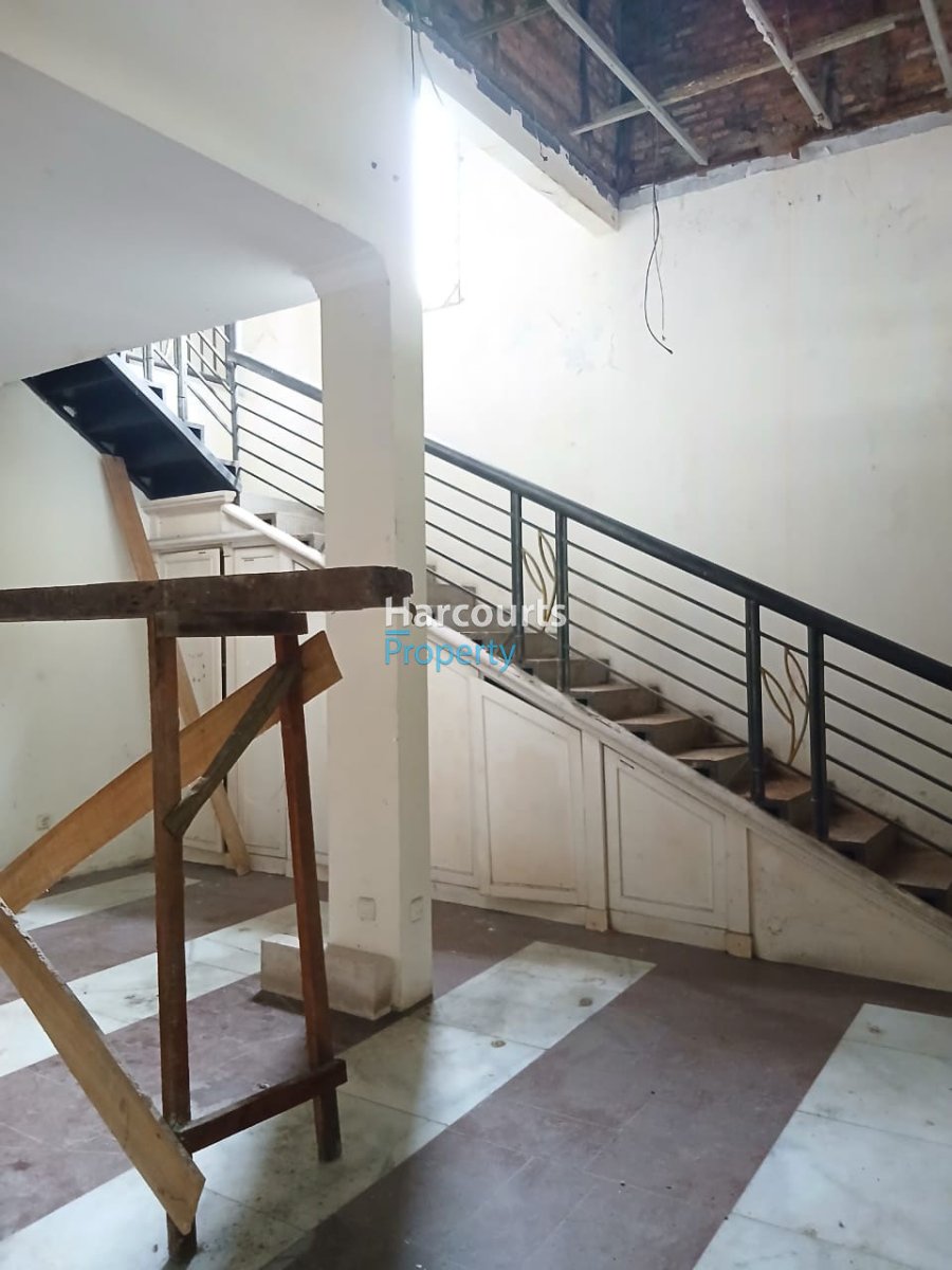 Dijual Rumah Hitung Tanah Area Permata Hijau - Foto 4