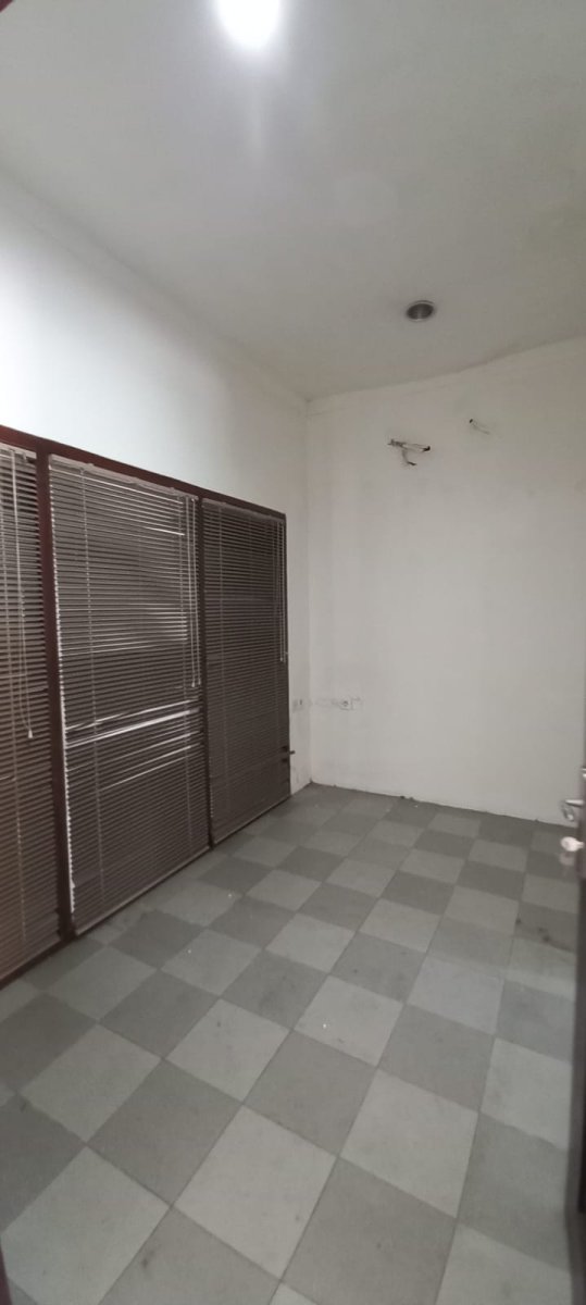 Turun Harga Rumah Kantor Asri dan Terawat Siap Huni di Kawasan Benhil Jakarta Pusat, - Foto 2
