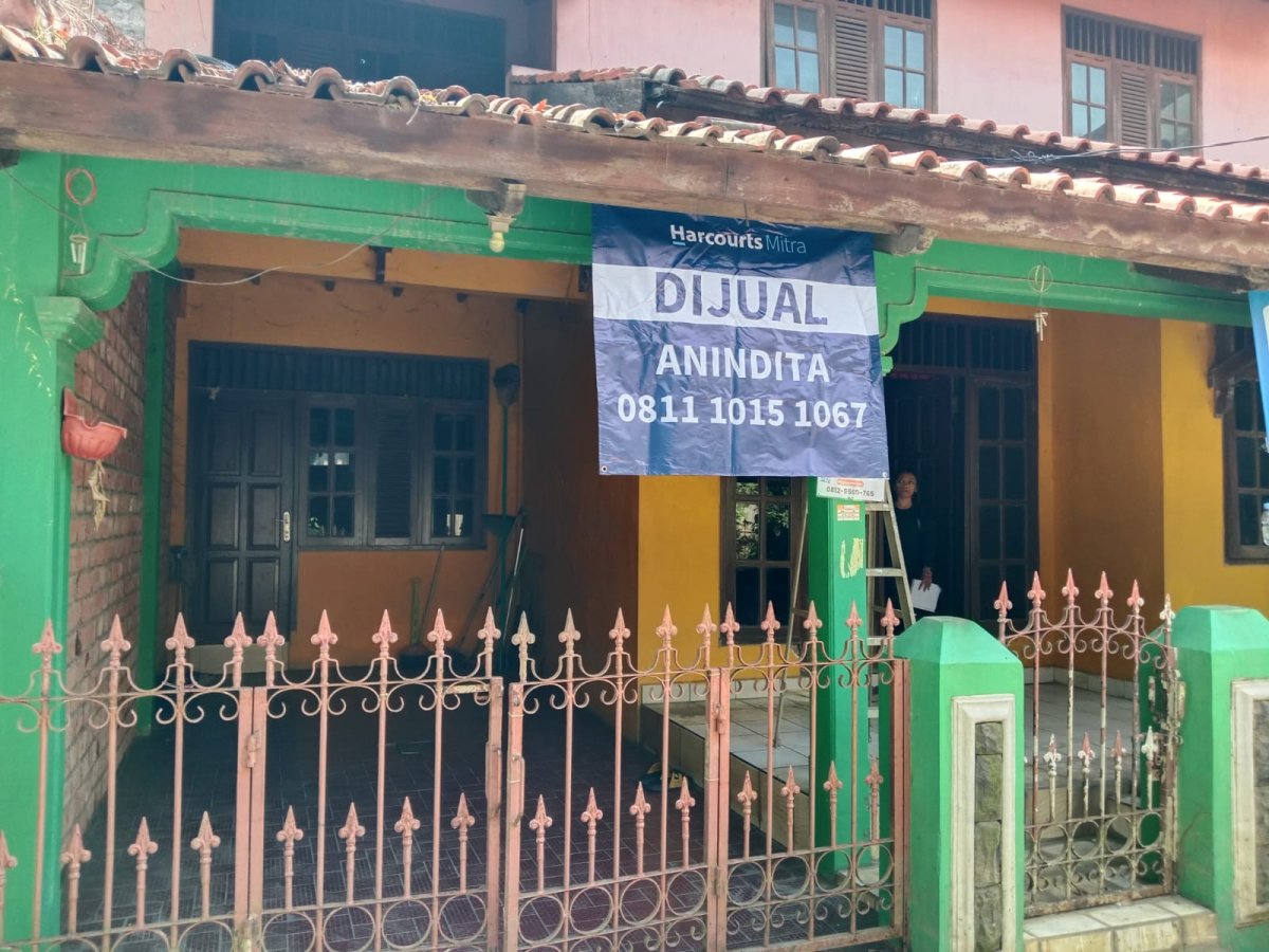 Rumah 2 Lantai SHM, Di Galaxy Kota Bekasi - Jual Cepat