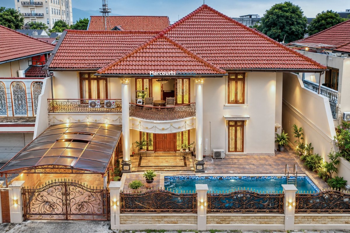 Djual Rumah Klasik Mediteranean Lokasi Strategis Area Cipete