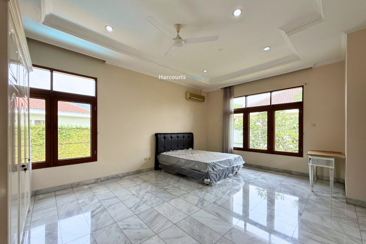 Disewakan Rumah Klasik Dalam Compound Lokasi Strategis Area Tb. Simatupang - Foto 8