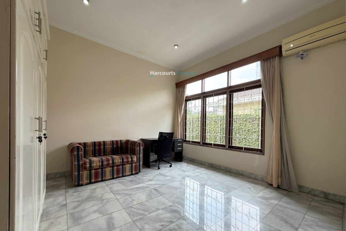Disewakan Rumah Compound Klasik Terawat Area TB Simatupang - Foto 3