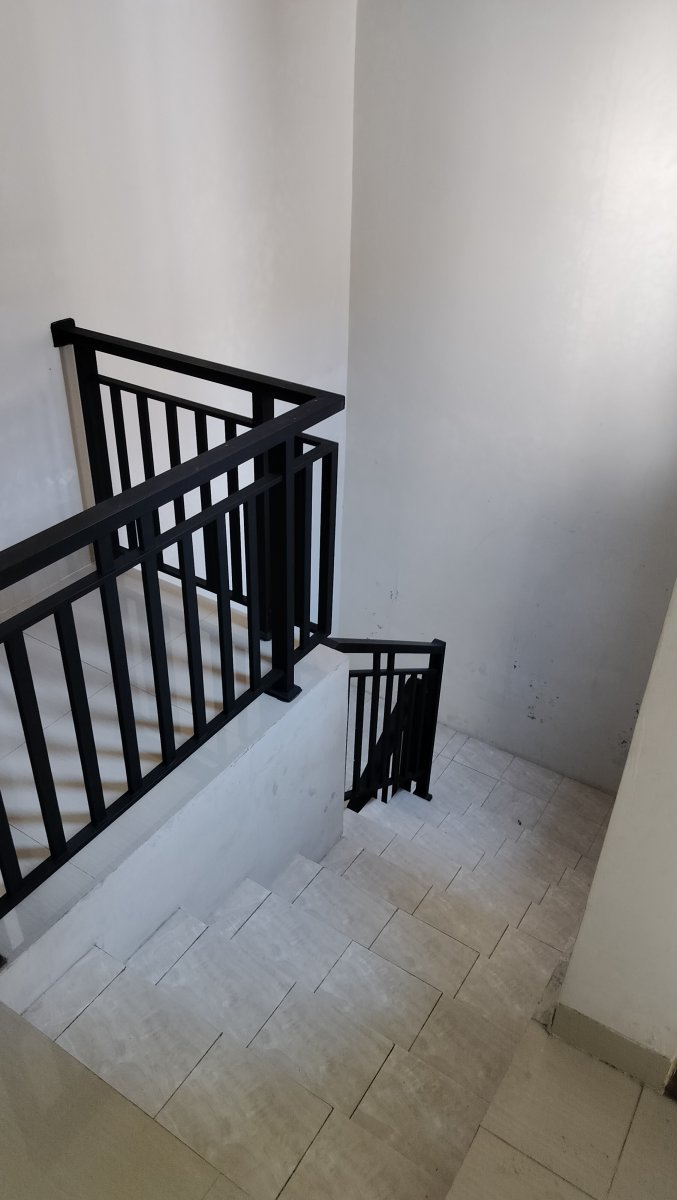 Rumah cluster cantik modern minimalis 2 lantai dekat Solo Baru solo - Foto 12