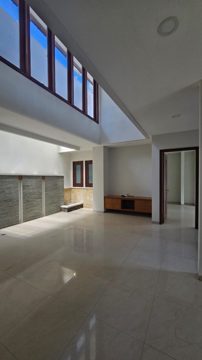 Rumah Mewah Minimalis di Cluster Elite Solo Baru - Foto 4