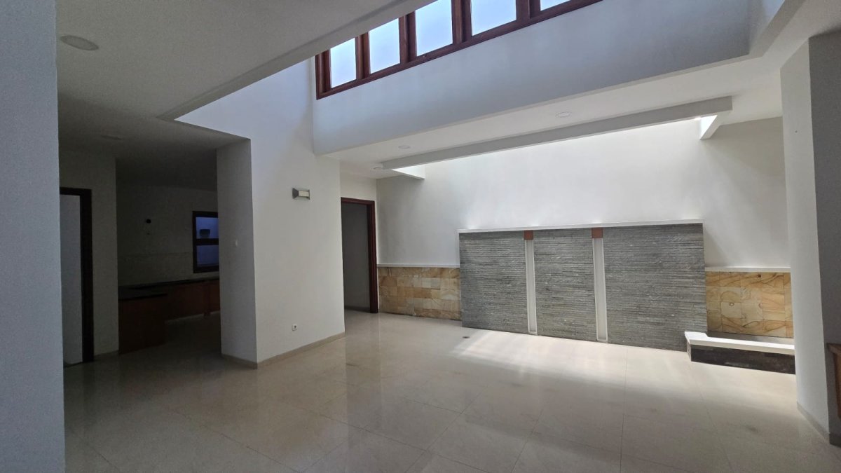 Rumah Mewah Minimalis di Cluster Elite Solo Baru - Foto 8
