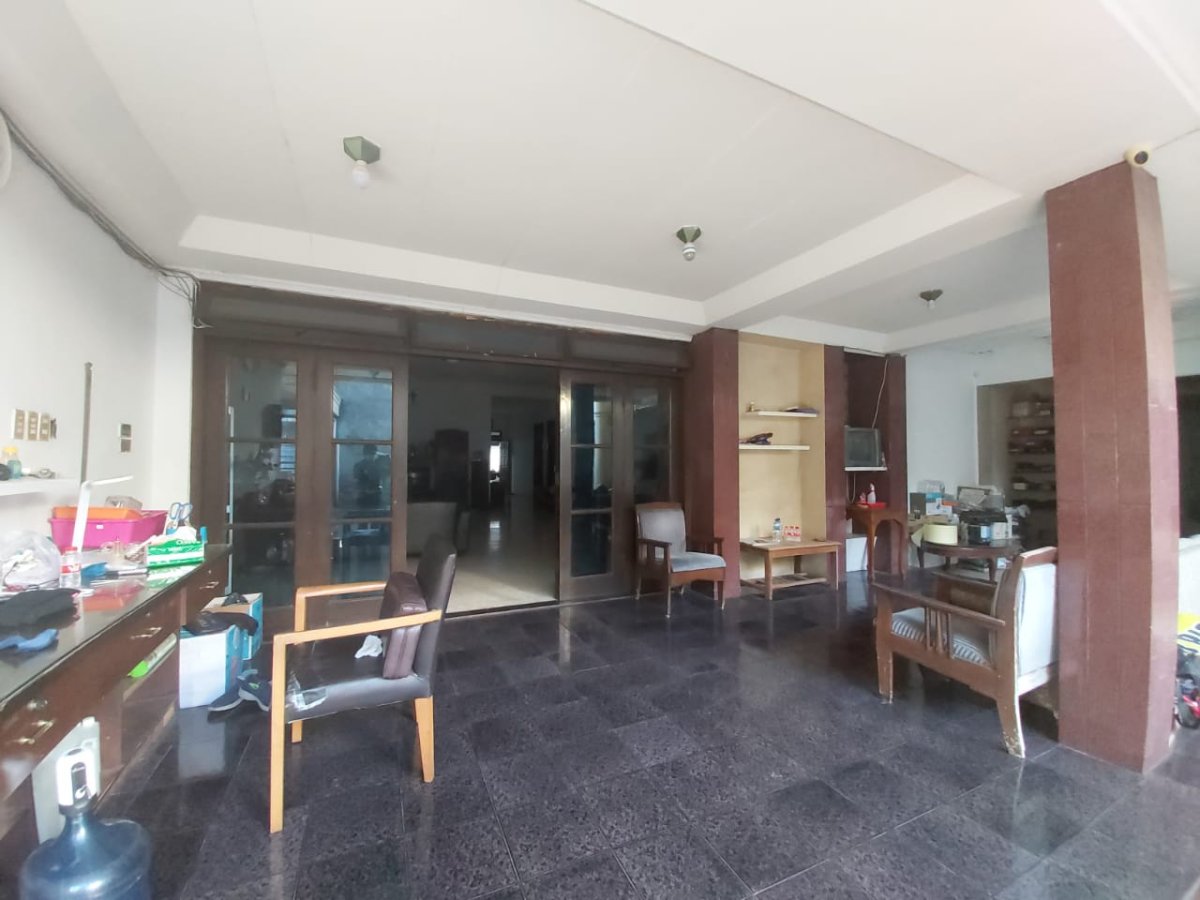 Rumah Strategis Pinggir Jalan Surya Jagalan - Foto 2