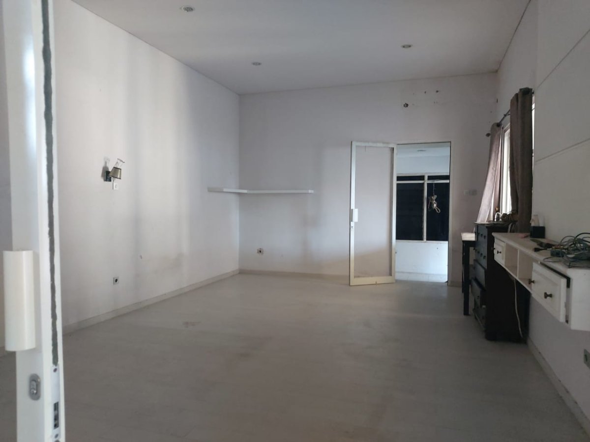Rumah Strategis Pinggir Jalan Surya Jagalan - Foto 7
