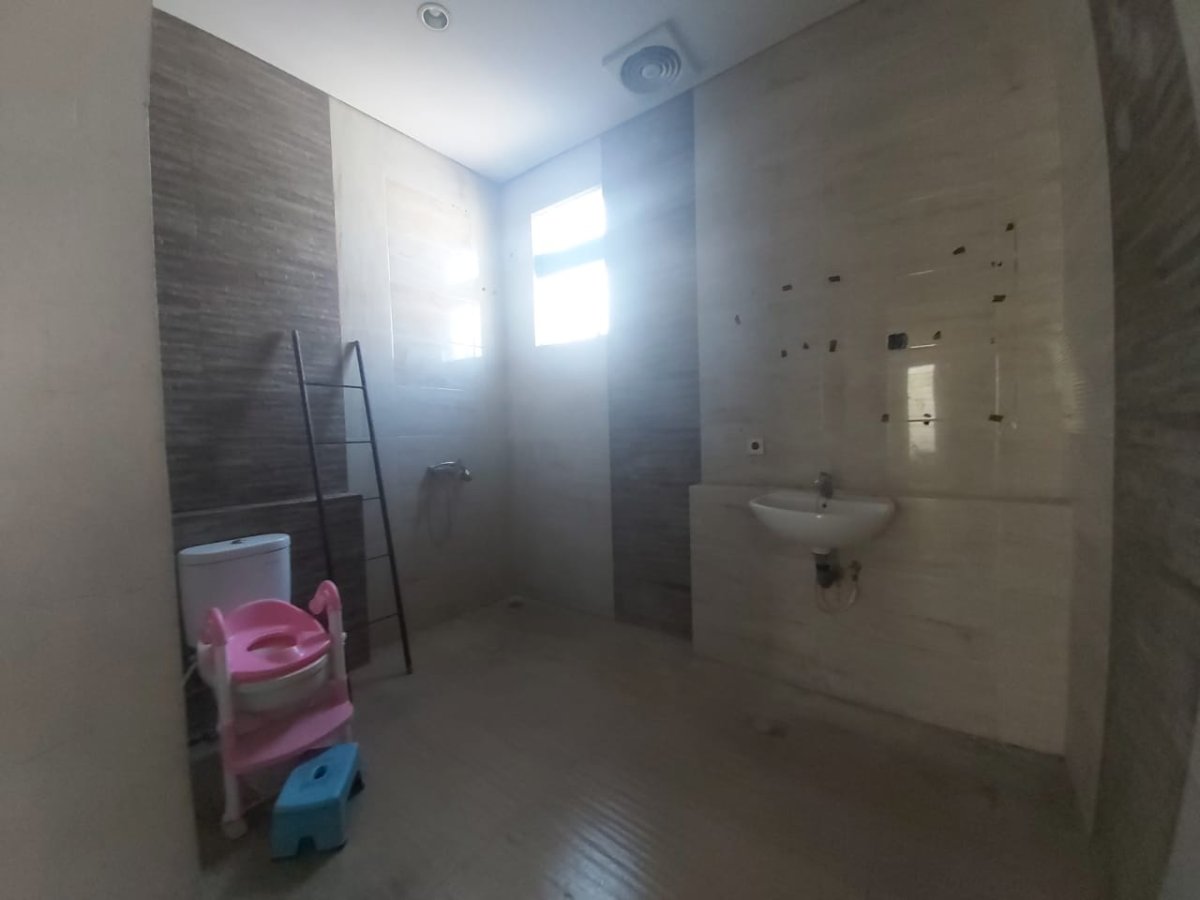 Rumah Strategis Pinggir Jalan Surya Jagalan - Foto 11