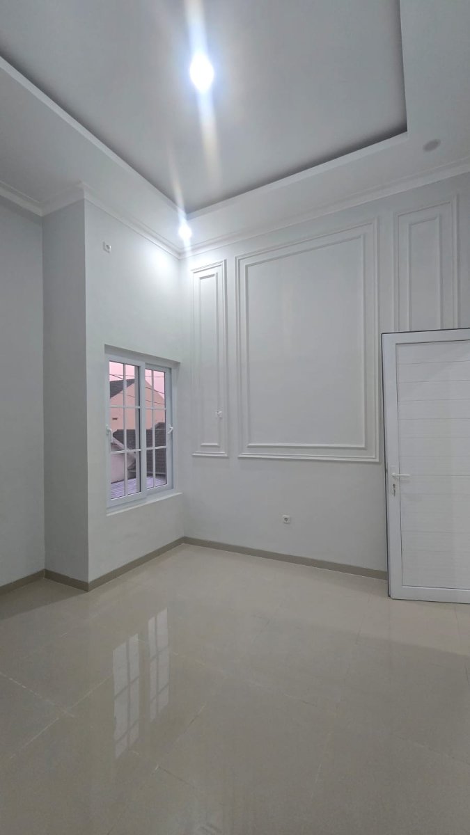 Rumah Bagus Minimalis Modern di Colomadu - Foto 6