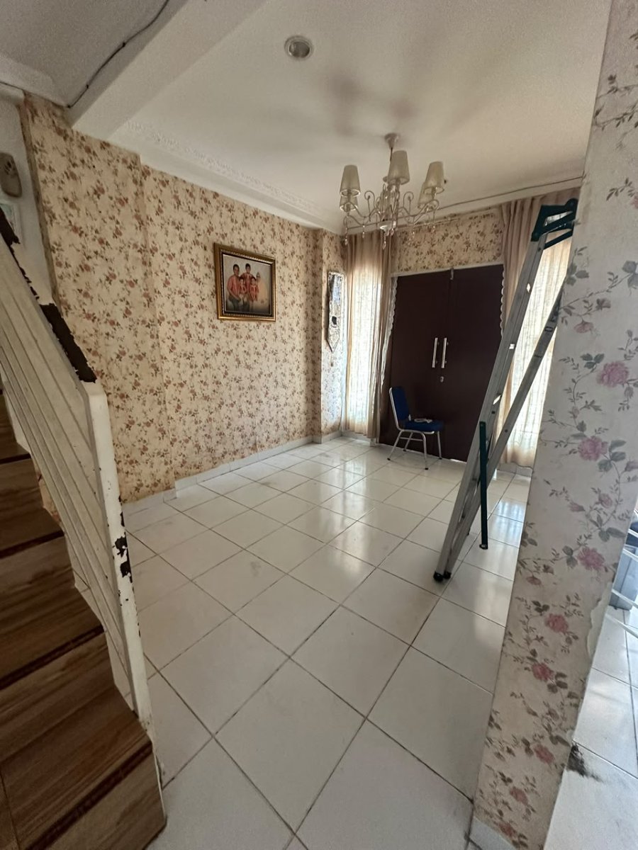 Disewakan Rumah, 2 Lantai, di Cluster Mahagoni Bintaro Tangsel - Foto 6