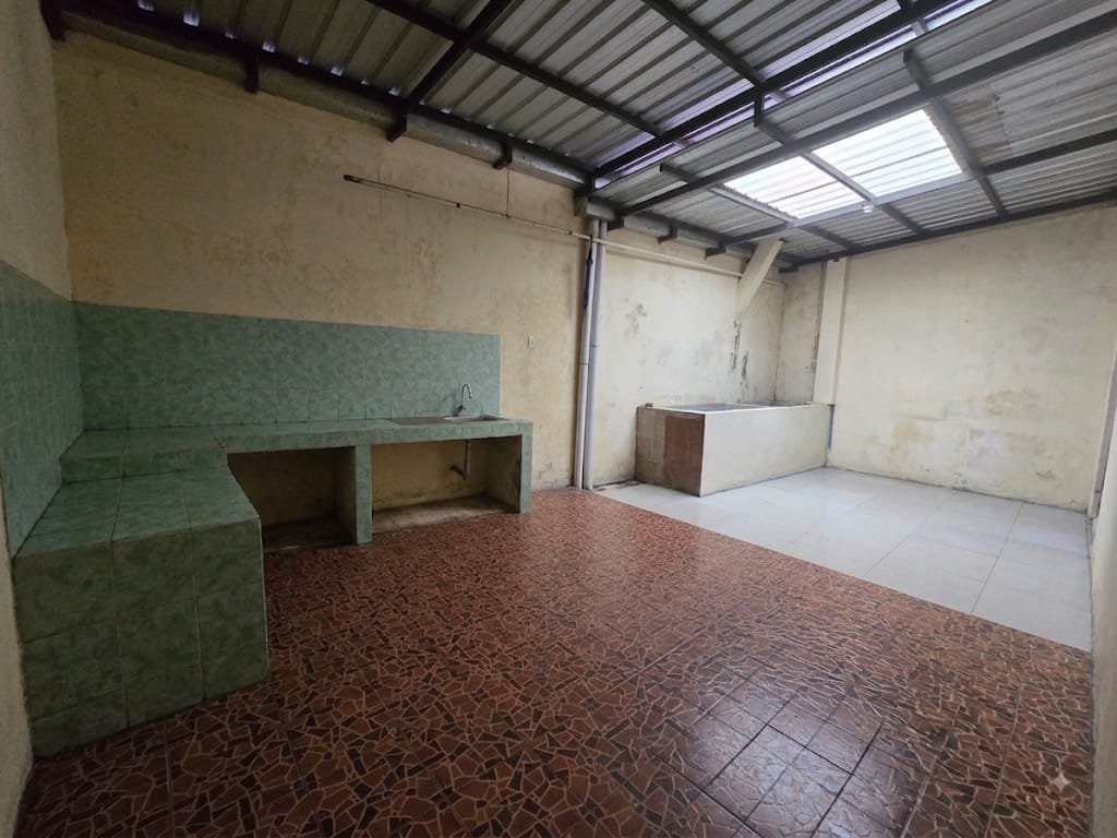 Rumah Dijual Joglo Banjarsari Solo Dekat UNISRI - Foto 2