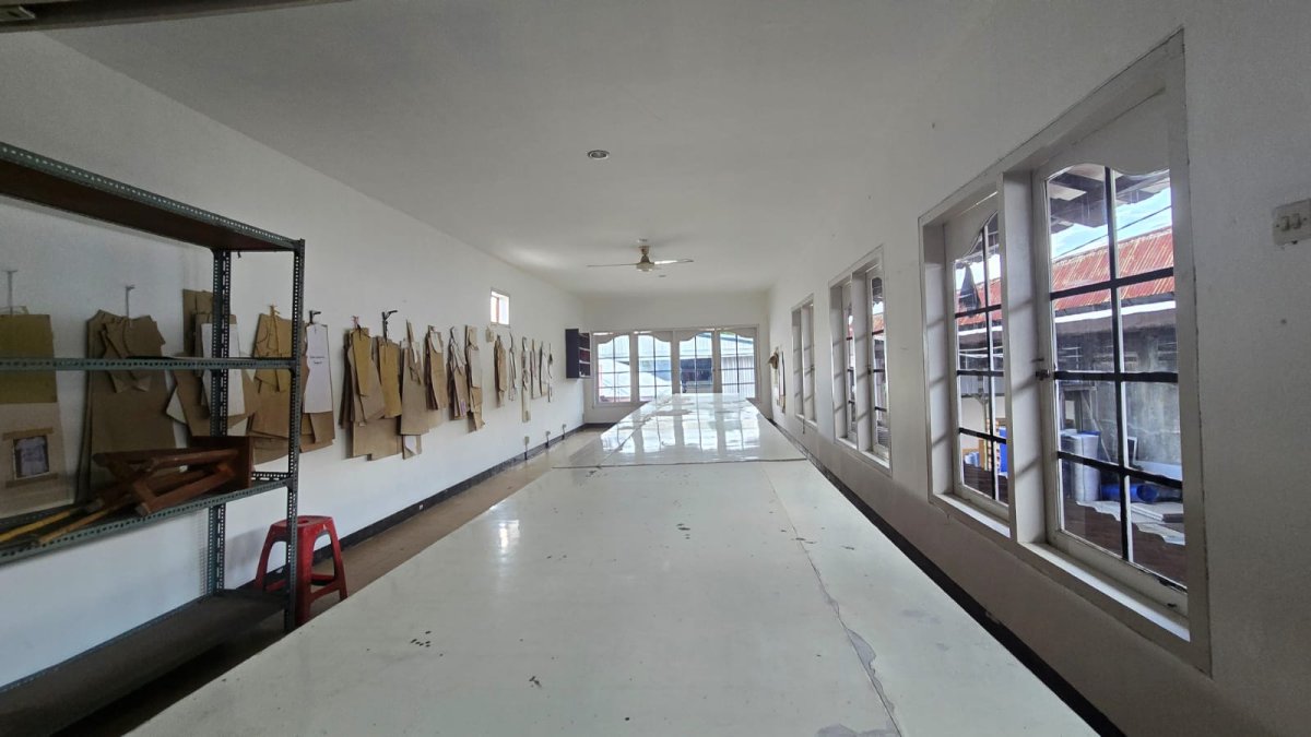 Rumah Mewah dan Gudang atau Ruang Usaha Super Strategis di Jalan Raya Adi Sucipto - Foto 3