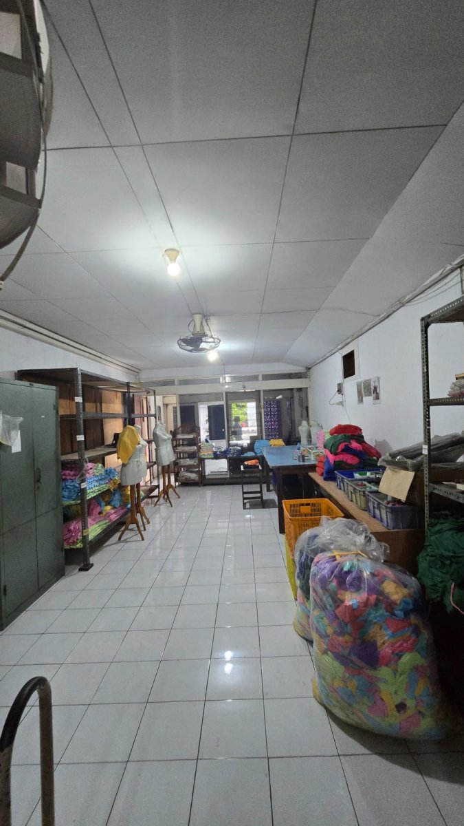 Rumah Mewah dan Gudang atau Ruang Usaha Super Strategis di Jalan Raya Adi Sucipto - Foto 9