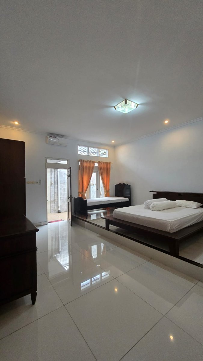 Rumah Mewah dan Gudang atau Ruang Usaha Super Strategis di Jalan Raya Adi Sucipto - Foto 11