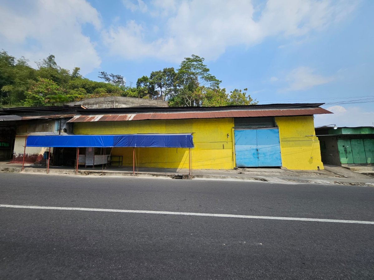 Gudang Strategis di Jalan Lawu Karanganyar