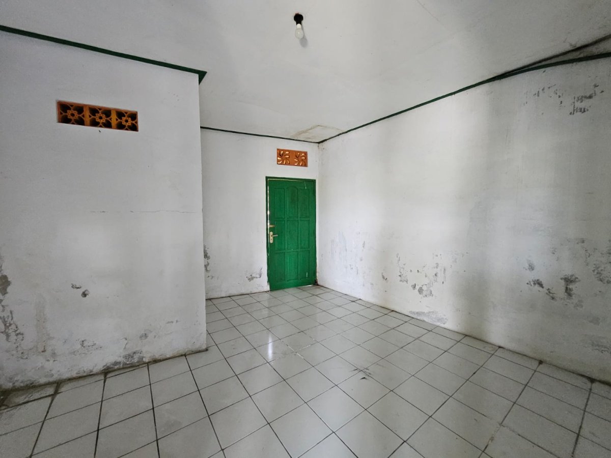 Bekas Asrama 4 Lantai di Karangpandan - Foto 9