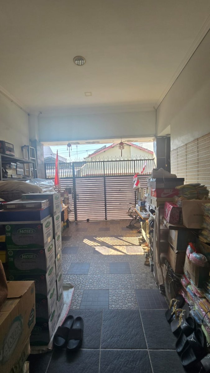 Rumah Bagus Terawat Siap Pakai Di Perumahan Solo Baru - Foto 4