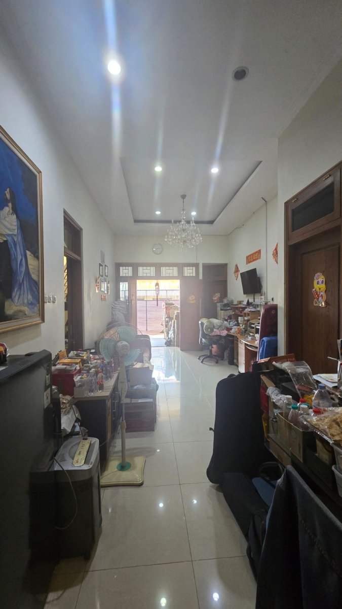 Rumah Bagus Terawat Siap Pakai Di Perumahan Solo Baru - Foto 8