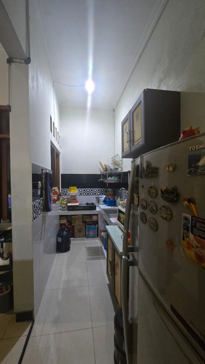 Rumah Bagus Terawat Siap Pakai Di Perumahan Solo Baru - Foto 9