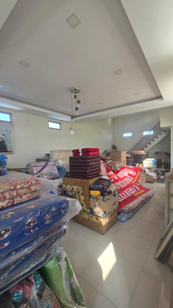 Rumah Bagus Terawat Siap Pakai Di Perumahan Solo Baru - Foto 12