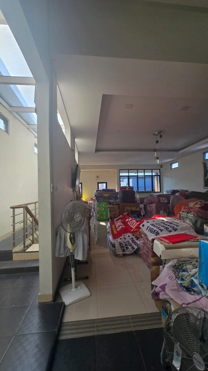 Rumah Bagus Terawat Siap Pakai Di Perumahan Solo Baru - Foto 13