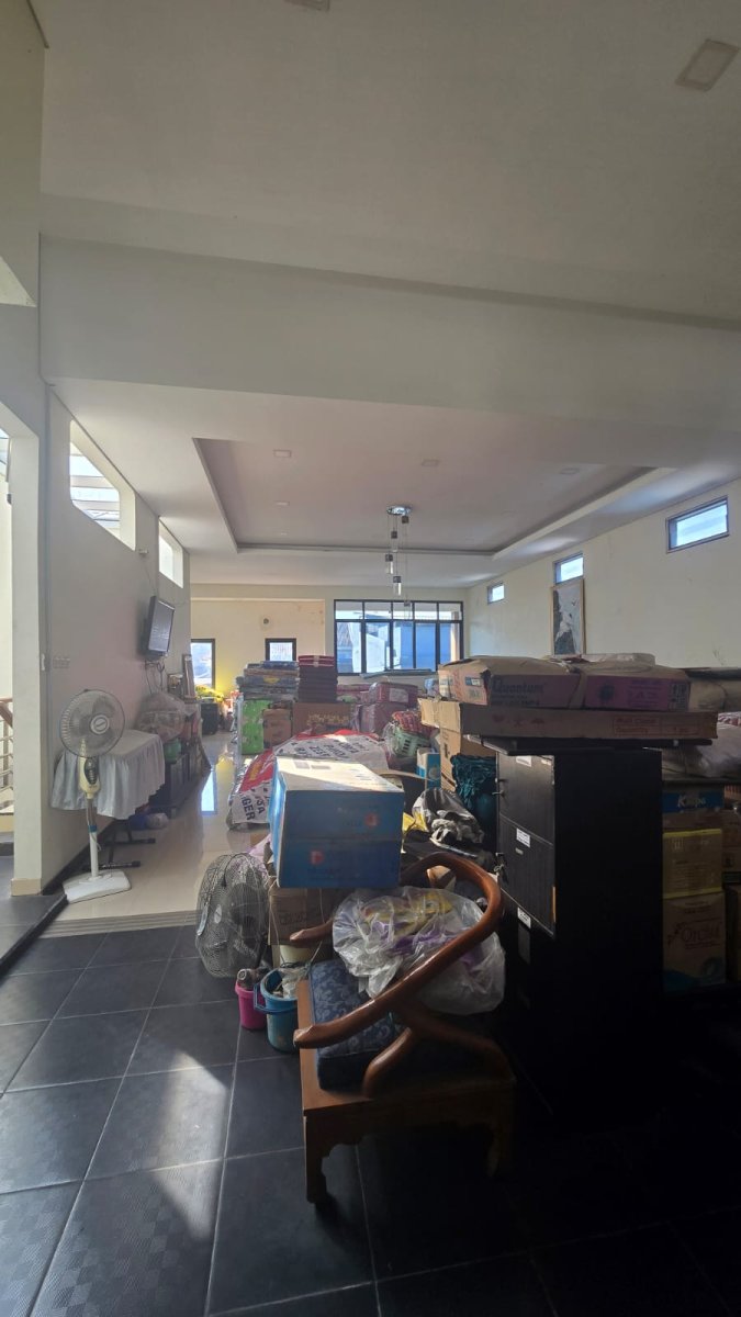 Rumah Bagus Terawat Siap Pakai Di Perumahan Solo Baru - Foto 14