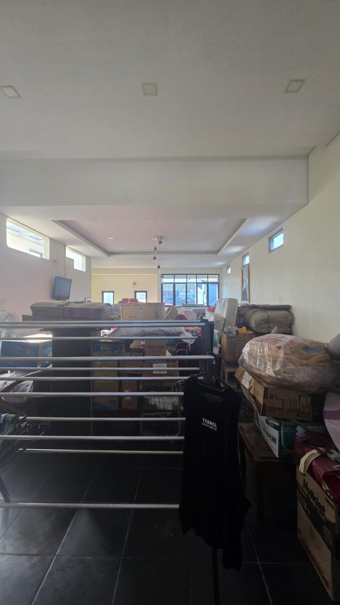 Rumah Bagus Terawat Siap Pakai Di Perumahan Solo Baru - Foto 15