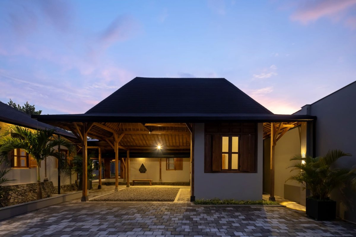 Rumah Mewah Joglo Modern dekat Luwes Gentan Solo