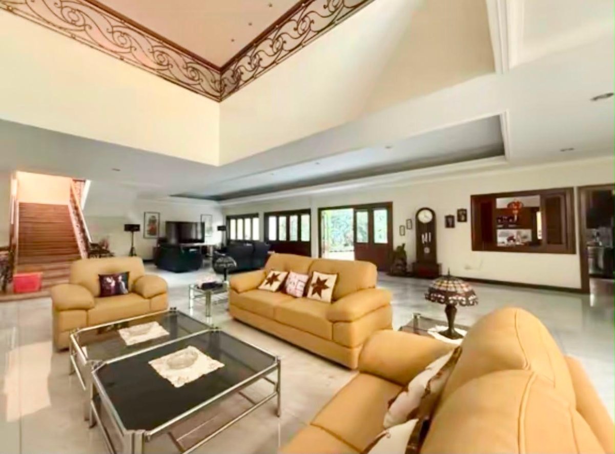 Dijual Rumah Di Bukit Gading Villa, Lingkungan Asri Dan Nyaman - Kelapa Gading, Jakarta Utara
