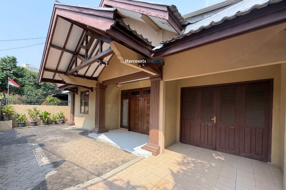 Rumah Klasik Siap Huni  1 Lantai Lokasi Strategis Area Proklamasi, Jakarta Pusat