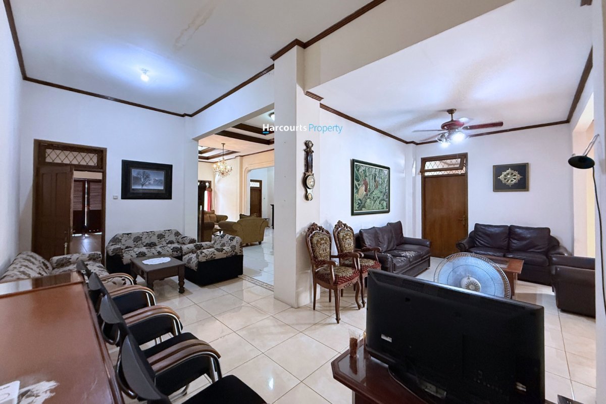Rumah Klasik Siap Huni  1 Lantai Lokasi Strategis Area Proklamasi, Jakarta Pusat - Foto 8