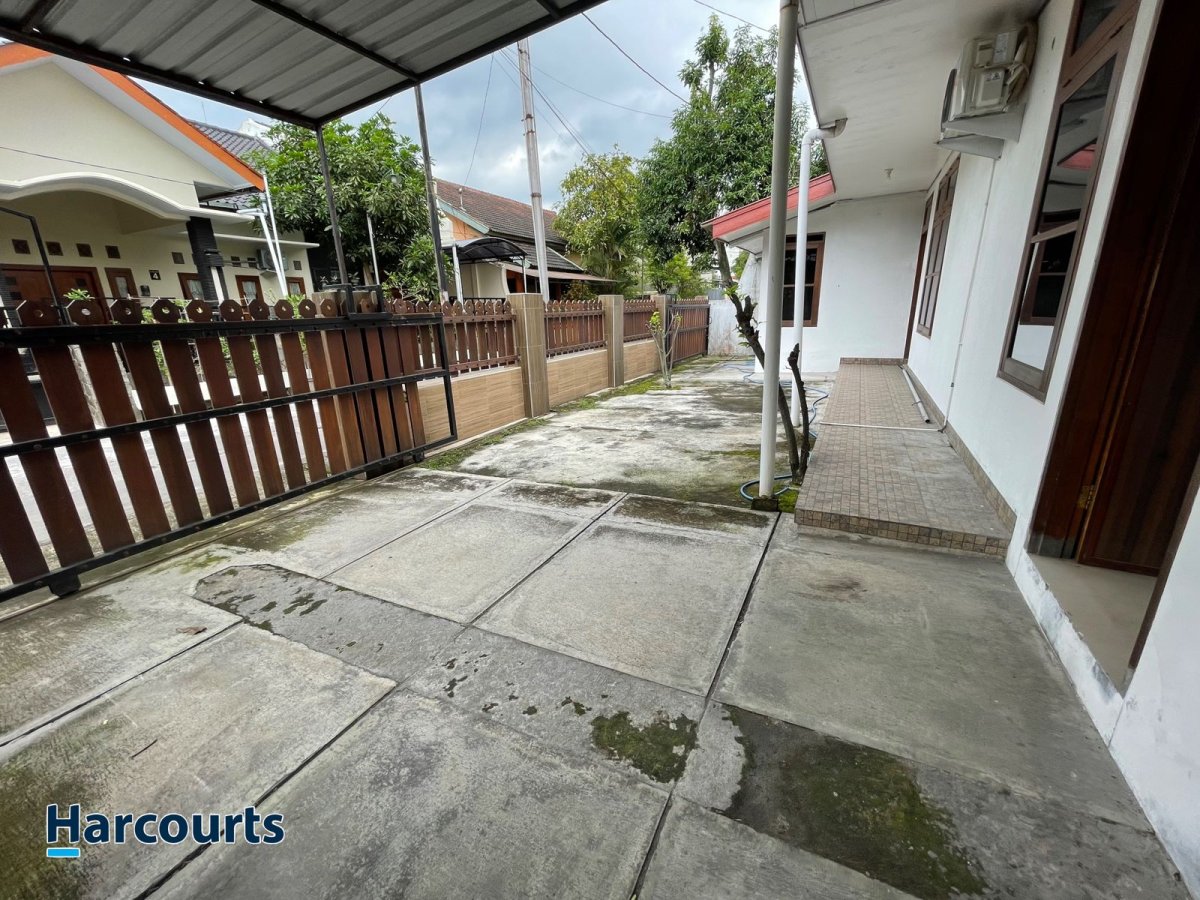 Rumah Bagus Siap Huni di Jajar - Foto 5