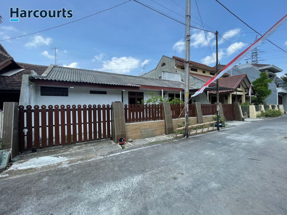 Rumah Bagus Siap Huni di Jajar - Foto 8