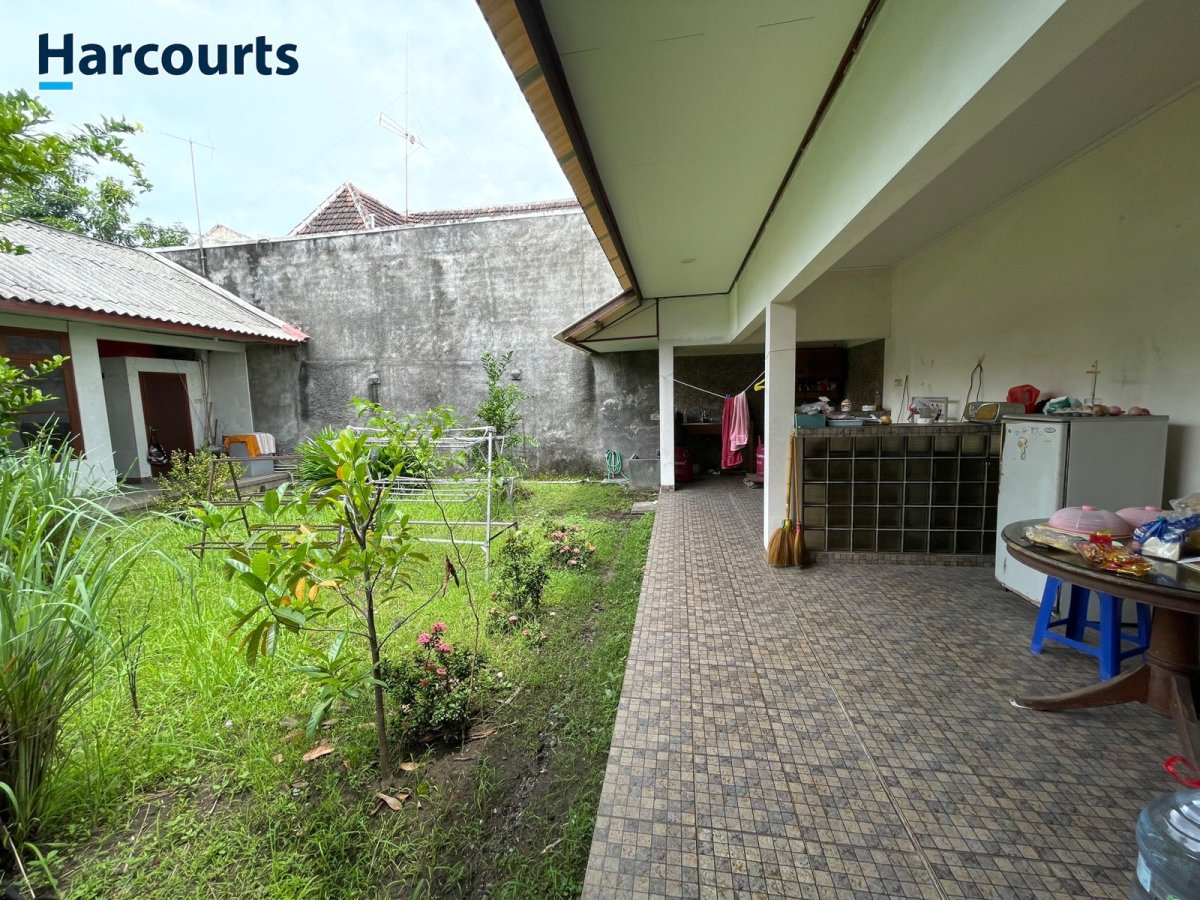 Rumah Bagus Siap Huni di Jajar - Foto 12