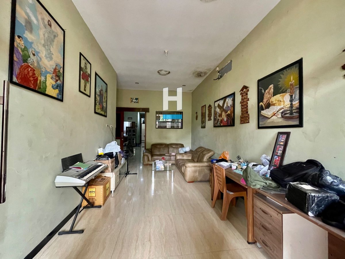 Rumah 2,5 Lantai dengan Rooftop Dekat Solo Paragon Mall Ketelan - Foto 6