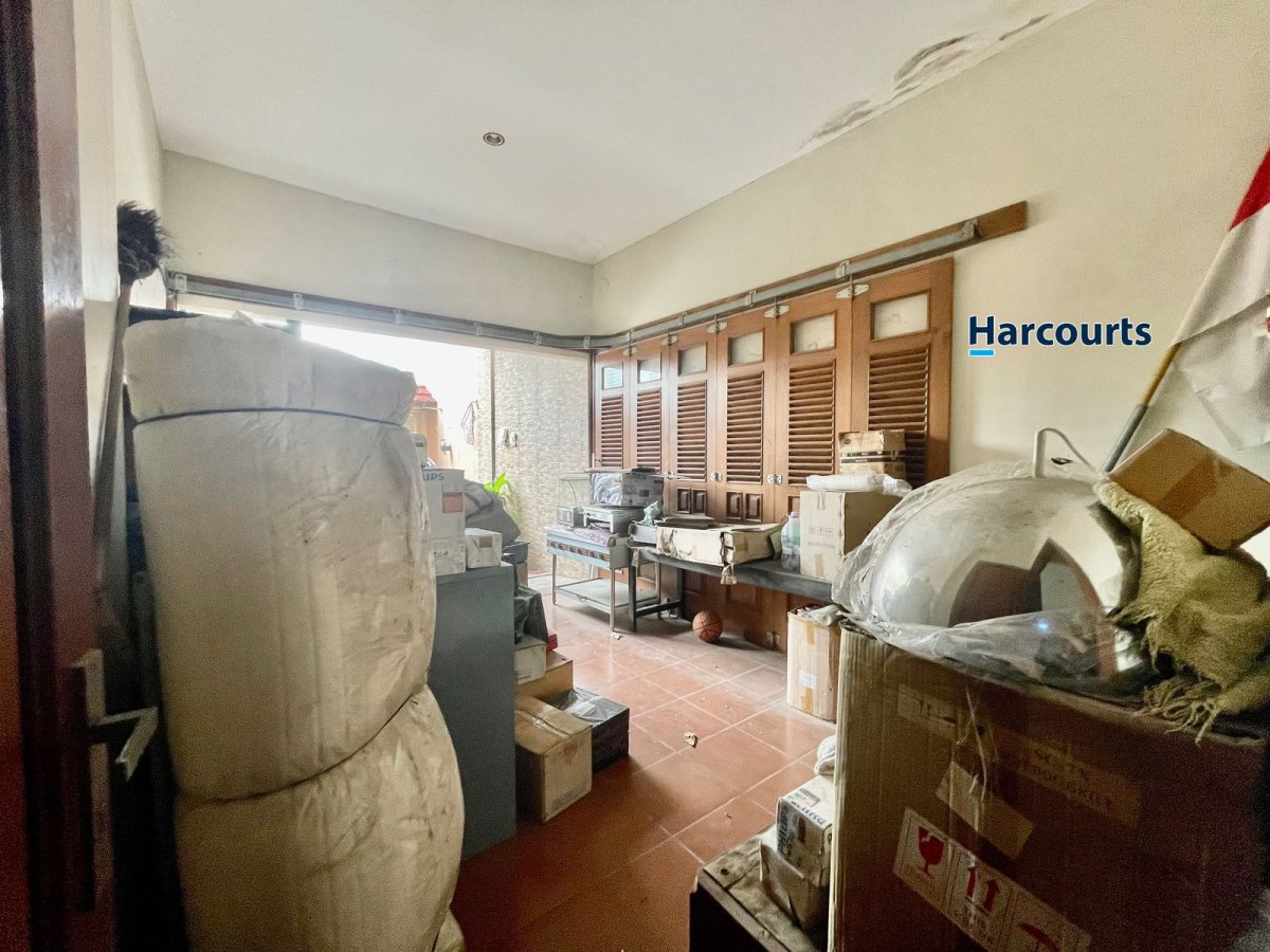 Rumah 2,5 Lantai dengan Rooftop Dekat Solo Paragon Mall Ketelan - Foto 7