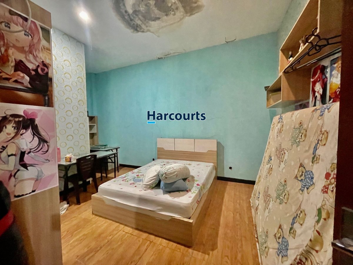 Rumah 2,5 Lantai dengan Rooftop Dekat Solo Paragon Mall Ketelan - Foto 11