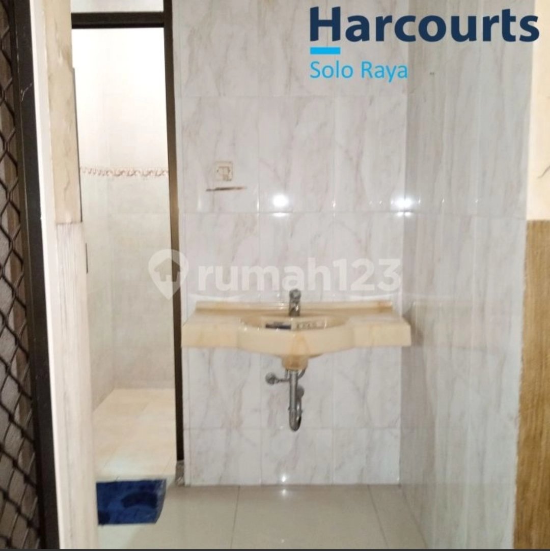 Rumah Bagus di Perumahan Bergengsi Solo Baru - Foto 11