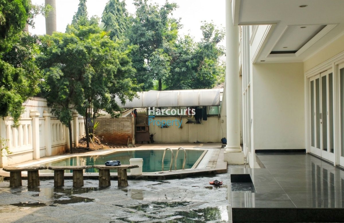 Rumah Klasik European Posisi Hook Lokasi Strategis Area Permata Hijau - Foto 6