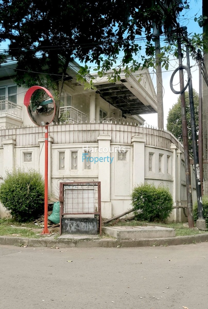 Rumah Klasik European Posisi Hook Lokasi Strategis Area Permata Hijau - Foto 7