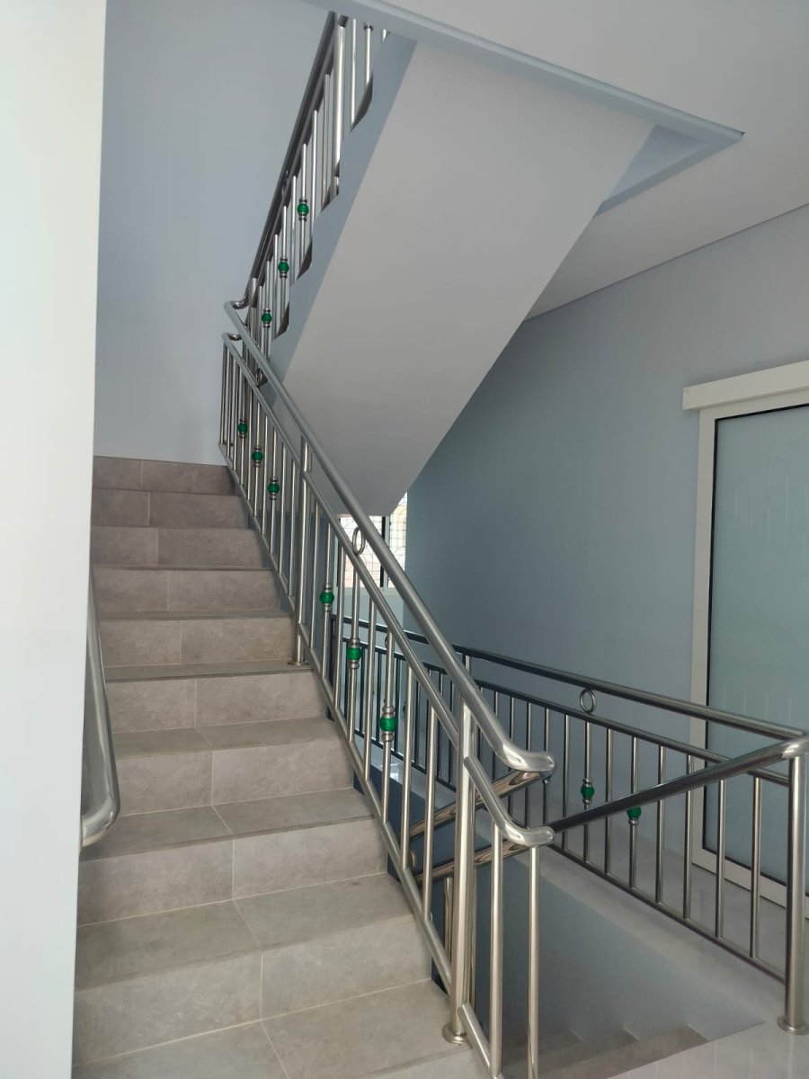 Rumah Baru 3 Lantai Mewah Dekat Jalan Gajah Mada - Foto 13