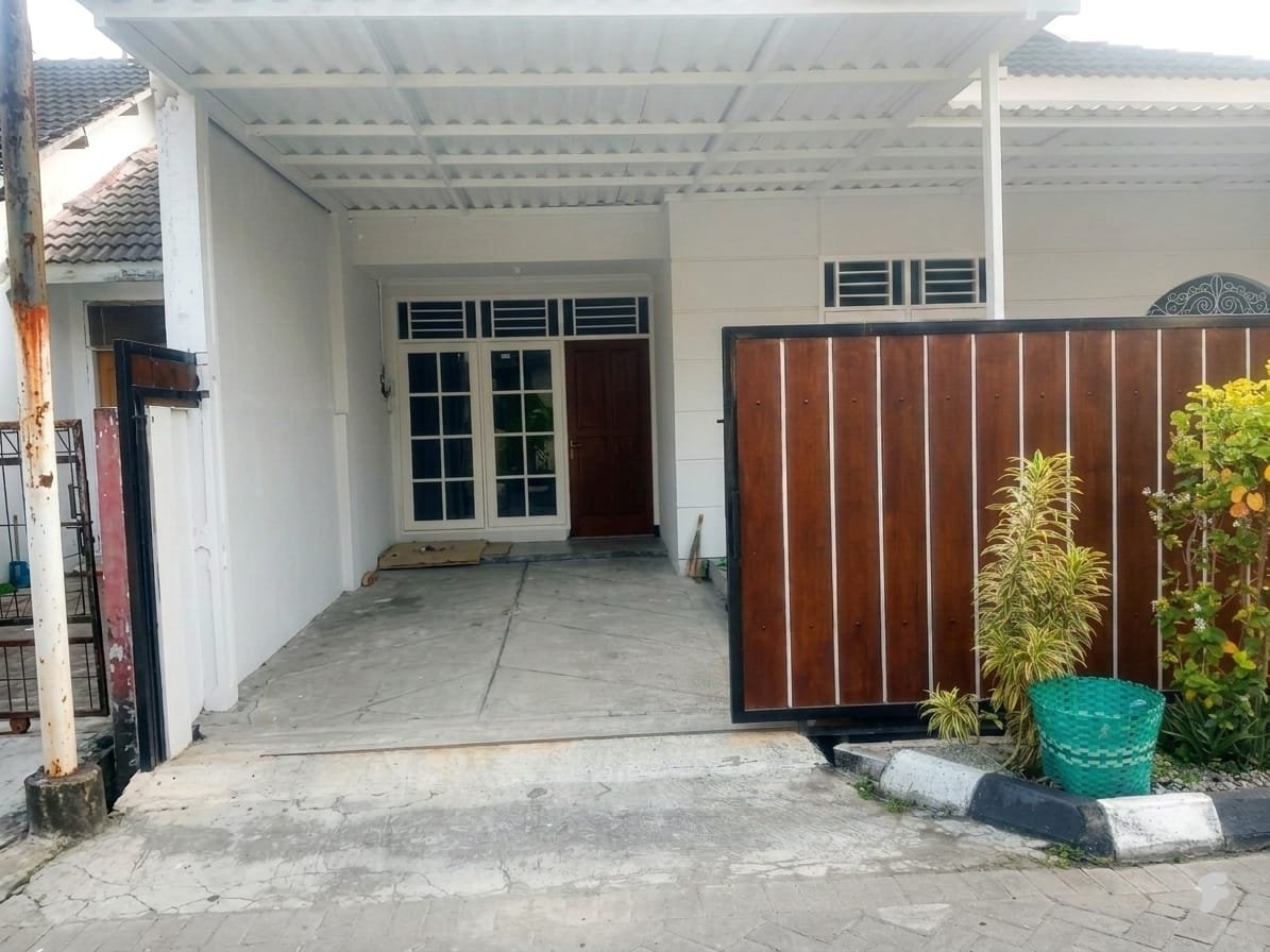 Rumah Siap Huni di Perumahan Bergengsi, Solo Baru