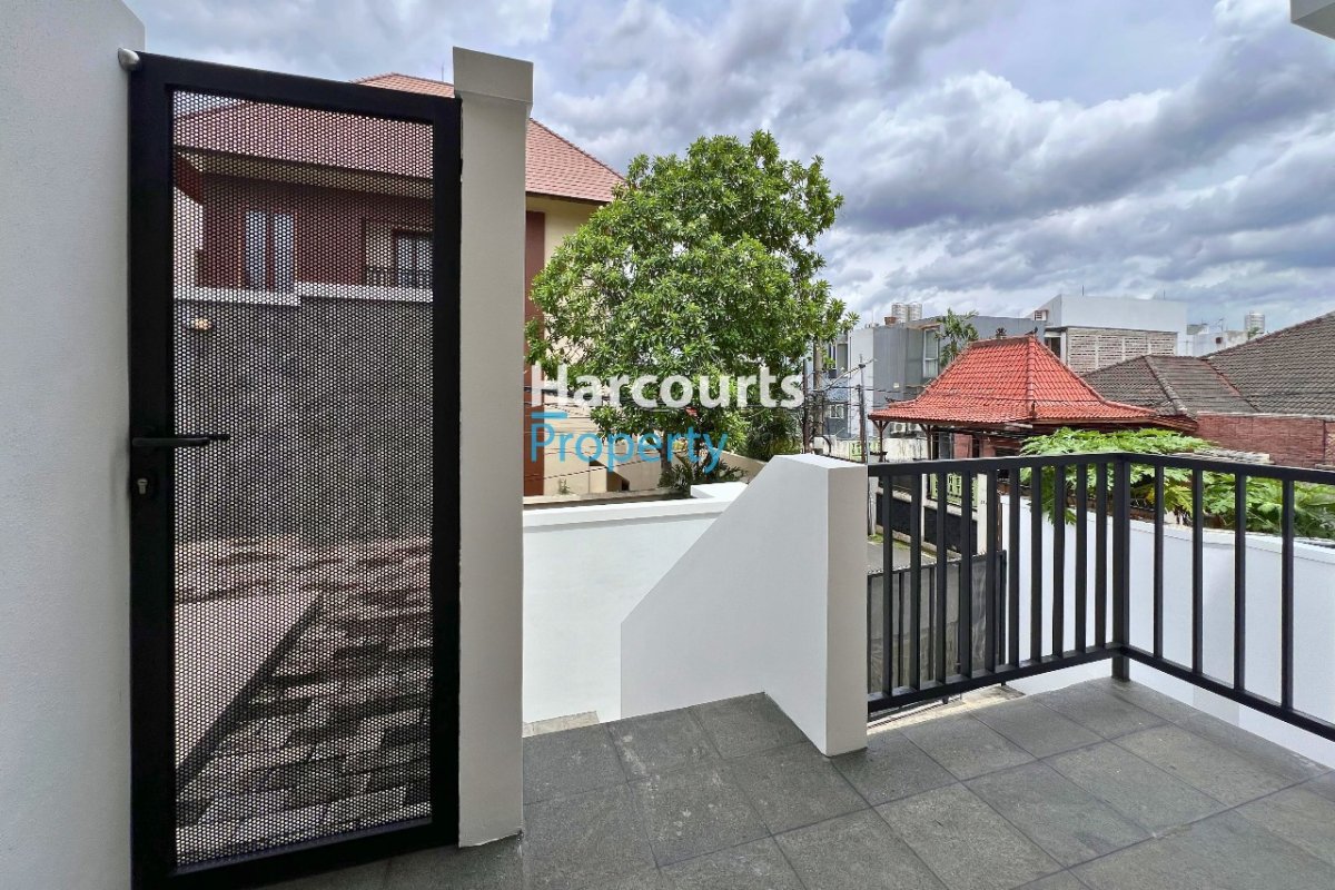 Dijual Rumah Modern Minimalist Area Kemang - Foto 2