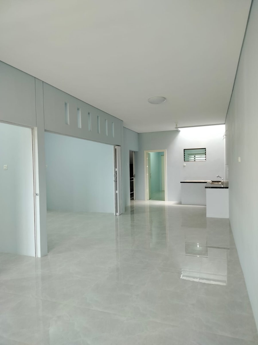 Rumah Baru 3 Lantai Mewah Dekat Jl. Gajah Mada - Foto 5