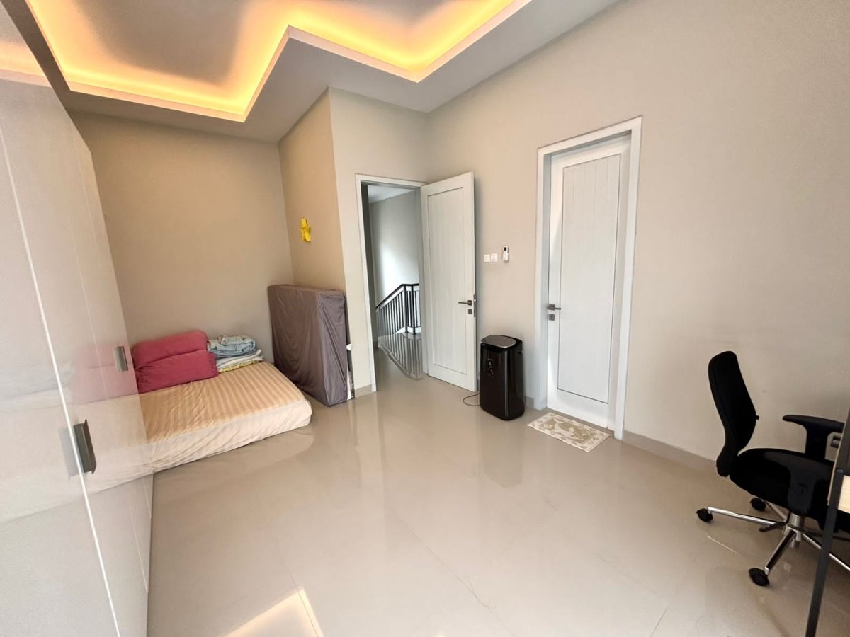 Rumah Bagus Minimalis di Cluster Elite Tirtamaya Residence Gentan - Foto 10