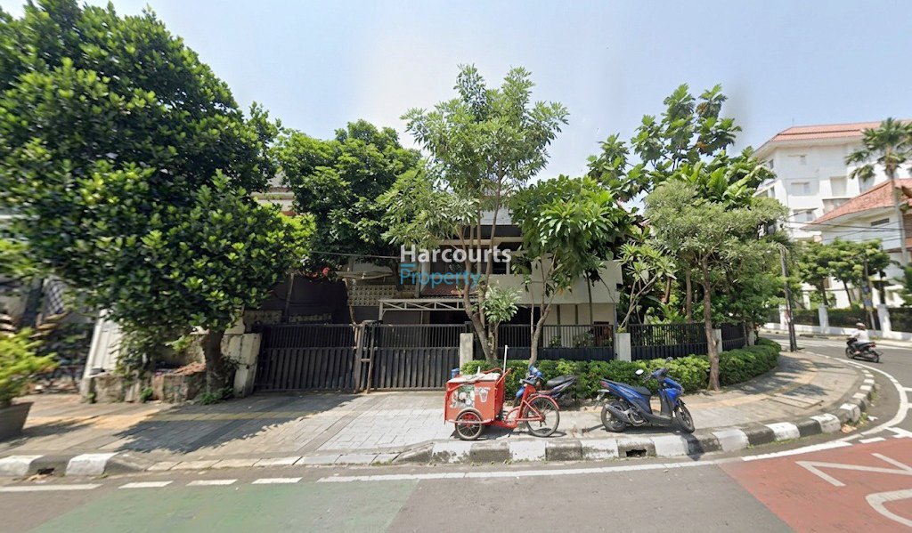 Rumah Klasik Lokasi Strategis Poisisi Hook Area Menteng - Foto 2
