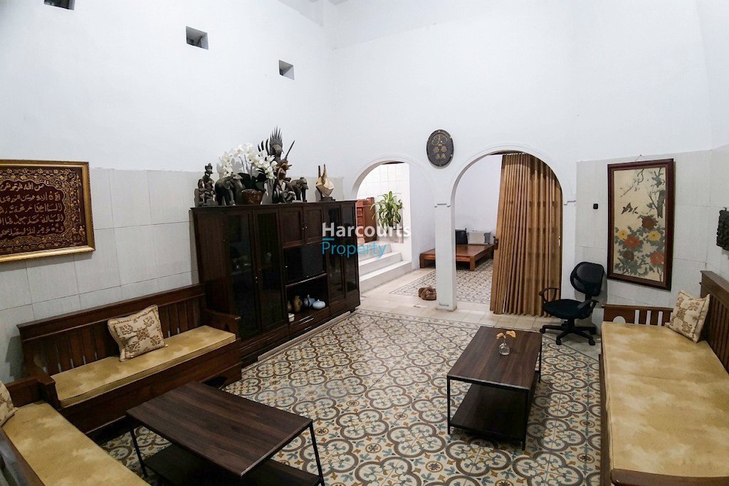 Rumah Klasik Lokasi Strategis Poisisi Hook Area Menteng - Foto 4