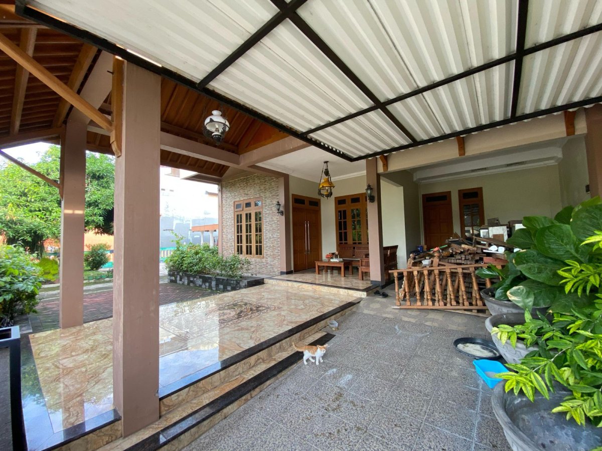 Rumah Etnik Bagus 2 Lantai Full Furnished di Gajahan - Foto 4