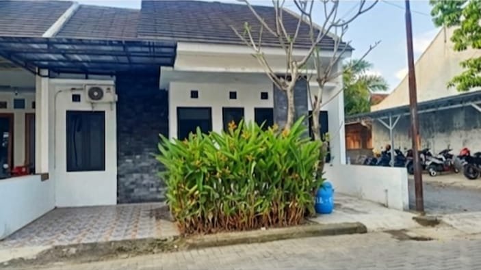 Rumah Minimalis Modern di Cluster Exclusive Wonorejo